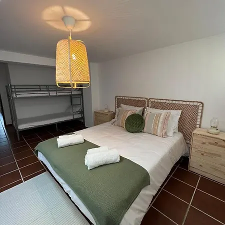 Daire Coast - Da Areia Branca